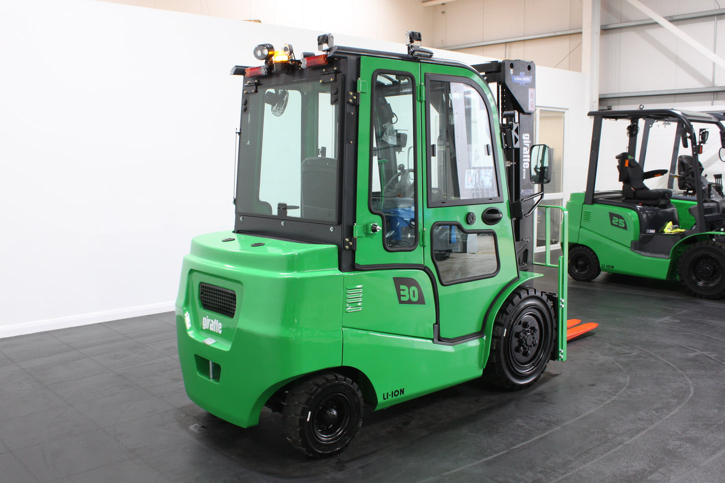 giraffe GBL30 Premium Plus Advanced Pedestrian Safety Full Cab 3.0T | Full Cab Diesel Counterbalance | 4-Wheel Forklift