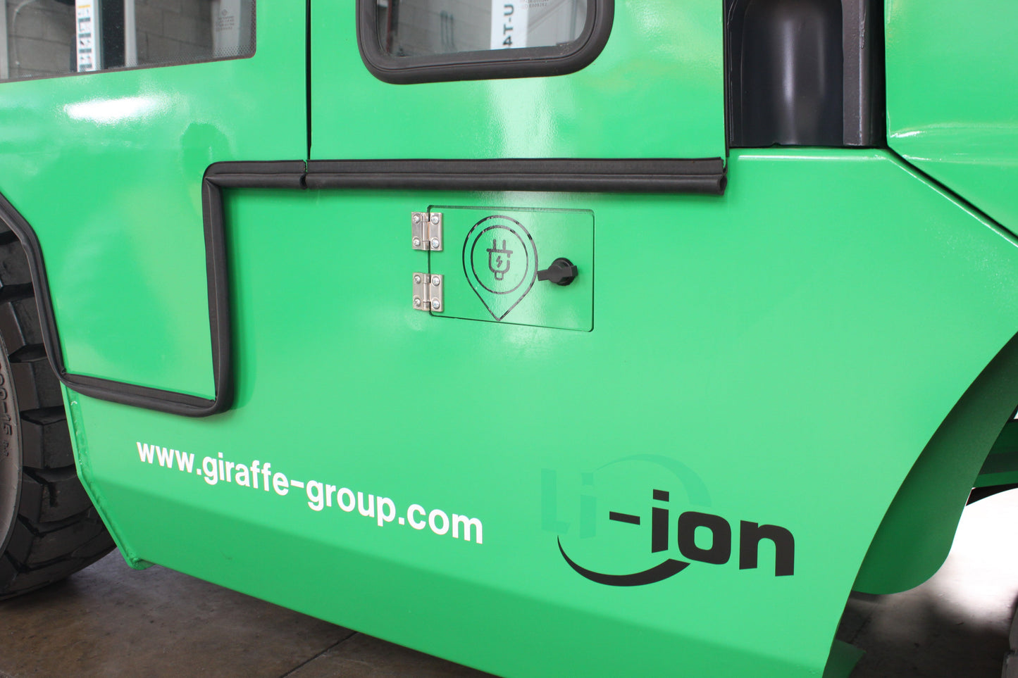 giraffe GBL50 Premium Plus Advanced Pedestrian Safety | Full Cab Lithium Electric Counterbalance | 4-Wheel Forklift