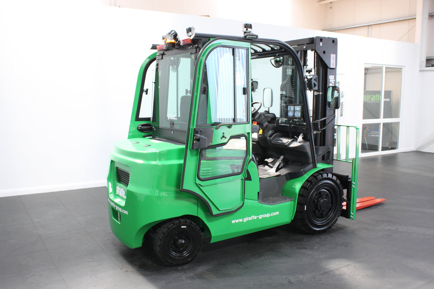 giraffe GBL40 Premium Plus Advanced Pedestrian Safety | Full Cab Lithium Electric Counterbalance | 4-Wheel Forklift