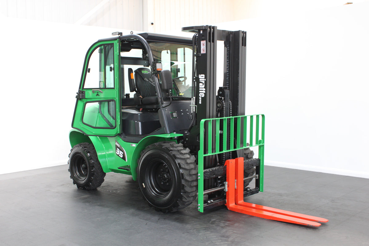 giraffe CPCD35-2WD - Full cab - Rough terrain forklift