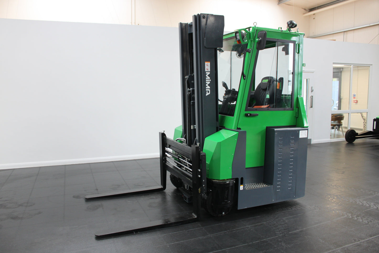 Mima mqk30 - Multidirectional counterbalance forklift