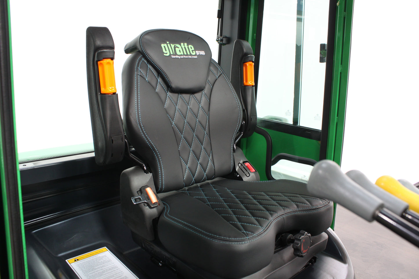 giraffe FD40 Premium| Full Cab Diesel Counterbalance | 4-Wheel Forklift
