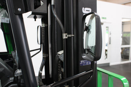 giraffe GBL30 Premium Plus Advanced Pedestrian Safety Full Cab 3.0T | Full Cab Diesel Counterbalance | 4-Wheel Forklift
