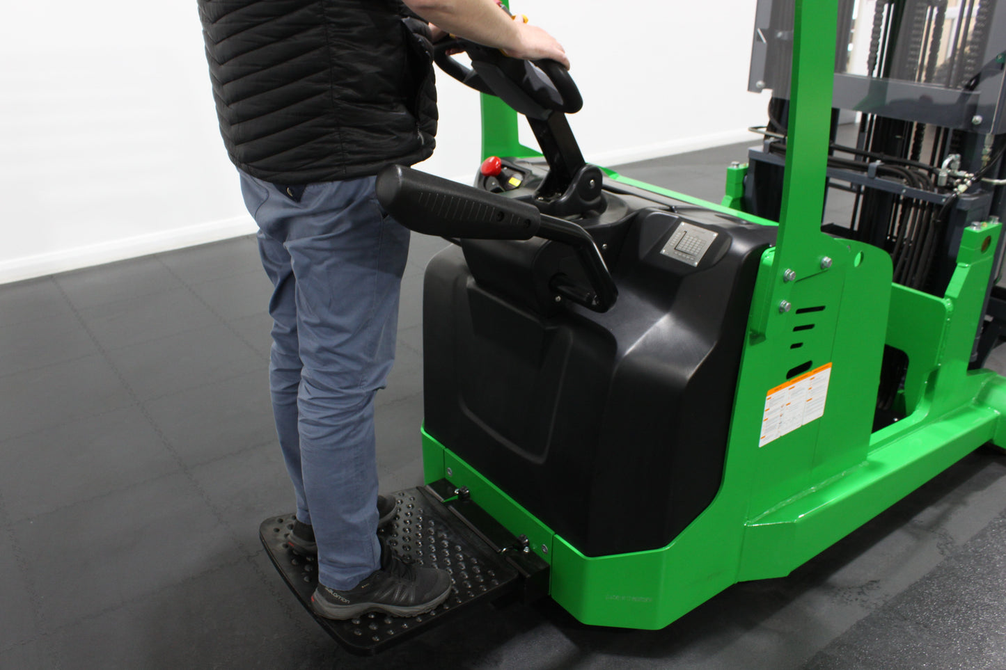 Mima mbb20 electric counterbalance stacker