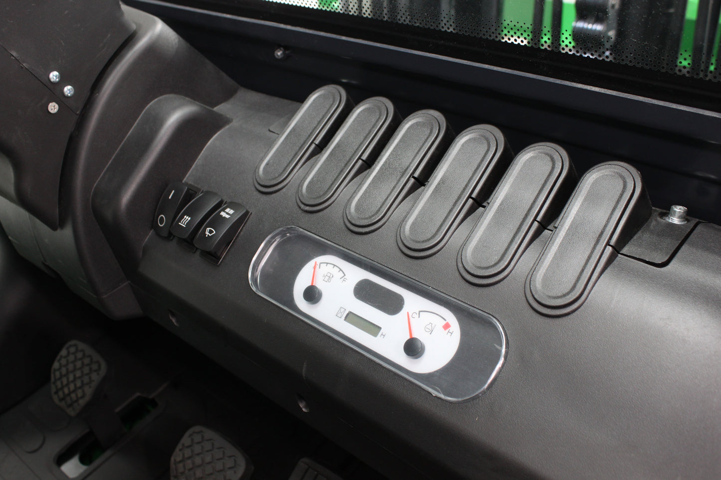 giraffe FD70 Premium Plus Advanced Pedestrian Safety | Full Cab Diesel Counterbalance | 4-Wheel Forklift