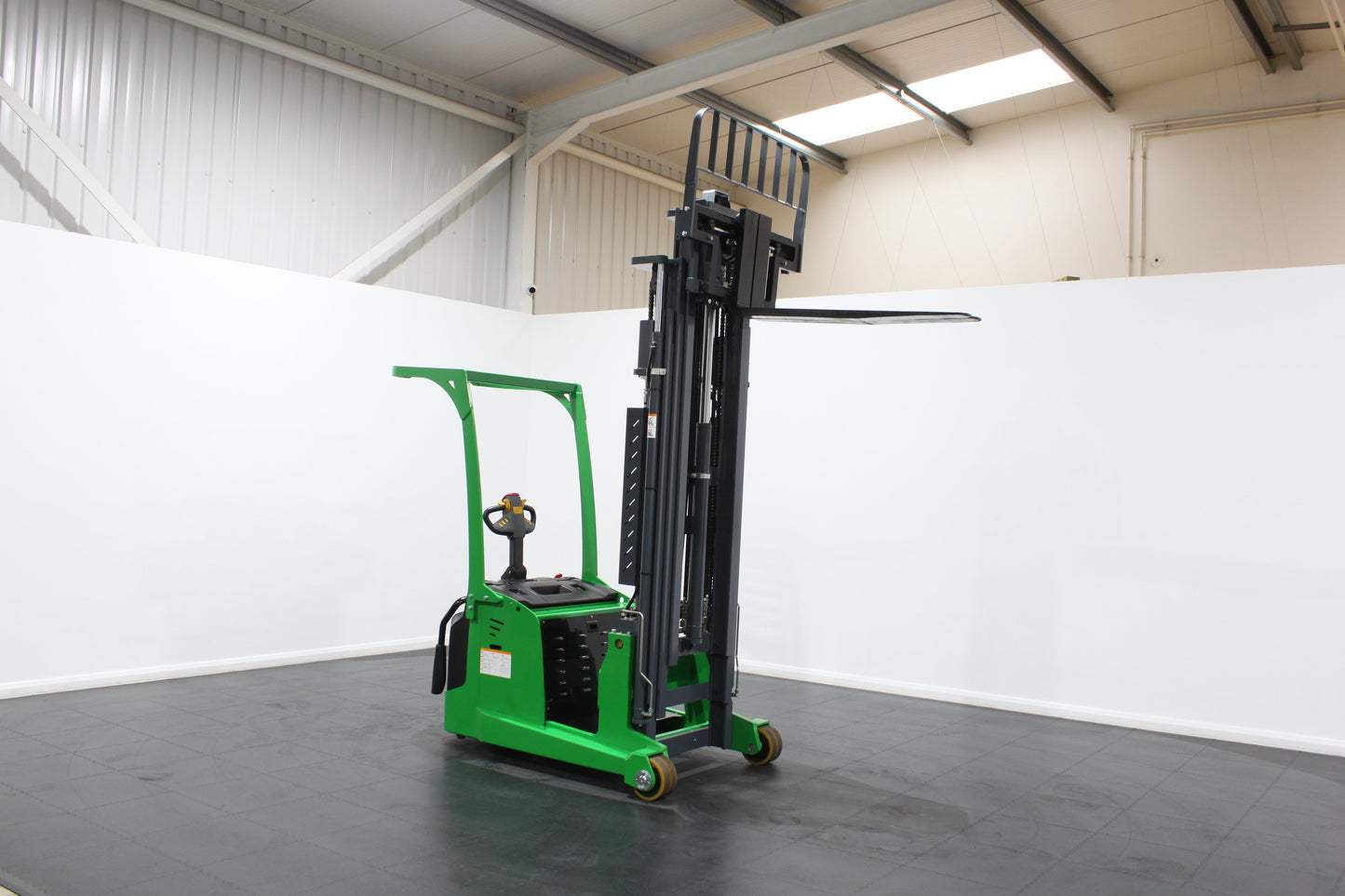 Mima mbb20 electric counterbalance stacker