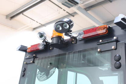 giraffe FD40 Premium| Full Cab Diesel Counterbalance | 4-Wheel Forklift