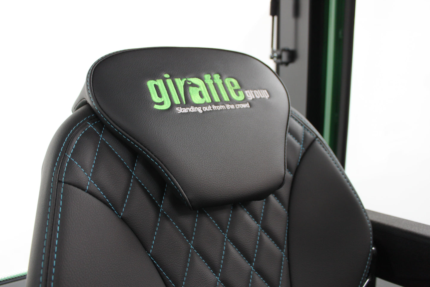 giraffe GBL25 Premium | Full Cab Lithium Electric Counterbalance | 4-Wheel Forklift