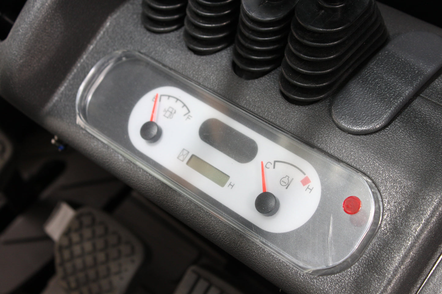 giraffe FD40 Premium| Full Cab Diesel Counterbalance | 4-Wheel Forklift