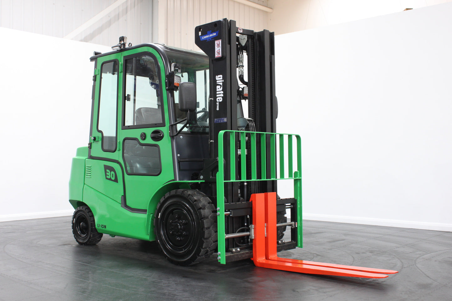 giraffe GBL30 Premium Plus Advanced Pedestrian Safety Full Cab 3.0T | Full Cab Diesel Counterbalance | 4-Wheel Forklift