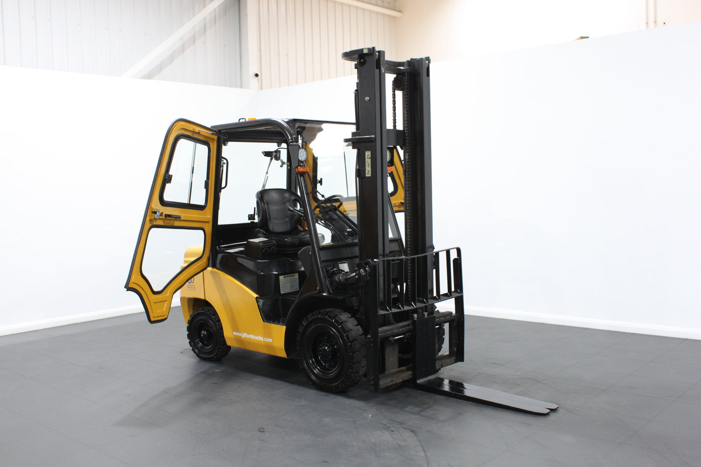 EP CPCD25T8 – Full Cab