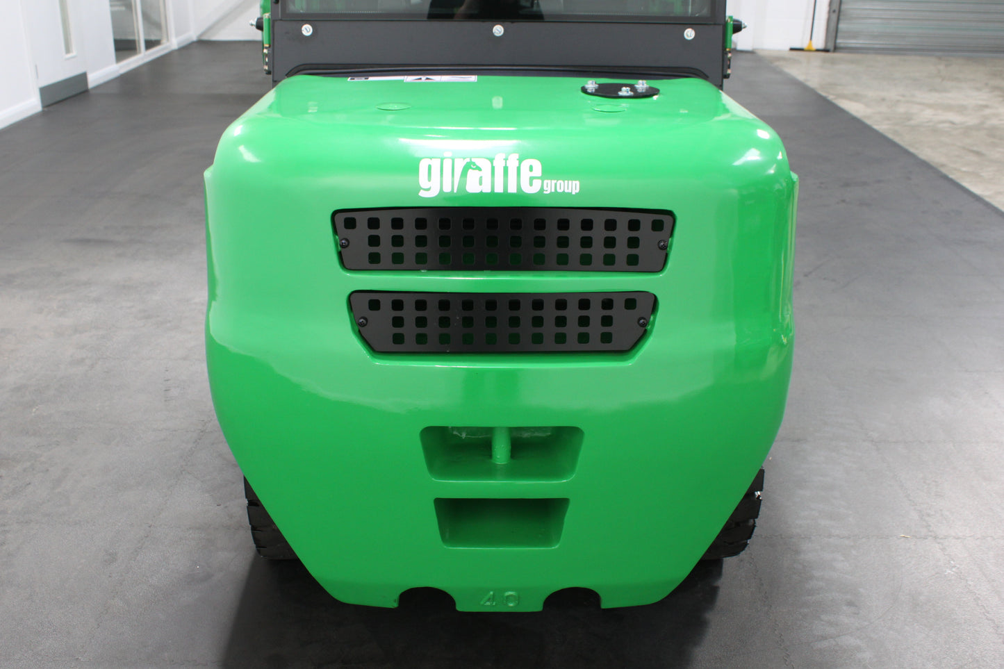 giraffe FD40 Premium| Full Cab Diesel Counterbalance | 4-Wheel Forklift