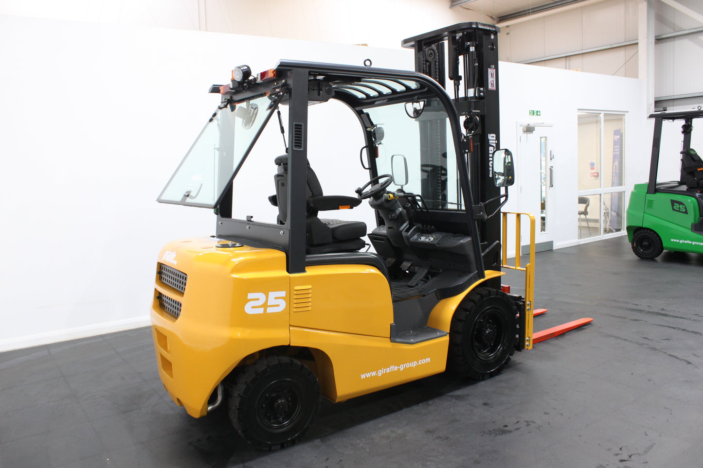 giraffe FD25 Premium| Half Cab Diesel Counterbalance | 4-Wheel Forklift