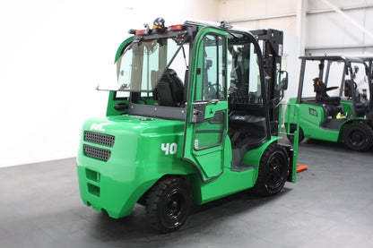 giraffe FD40 Premium| Full Cab Diesel Counterbalance | 4-Wheel Forklift
