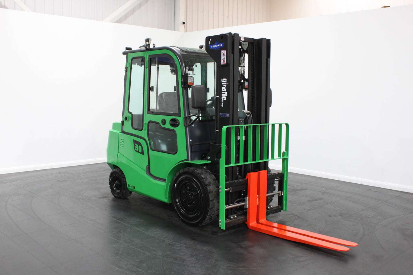 giraffe GBL30 Premium Plus Advanced Pedestrian Safety Full Cab 3.0T | Full Cab Diesel Counterbalance | 4-Wheel Forklift