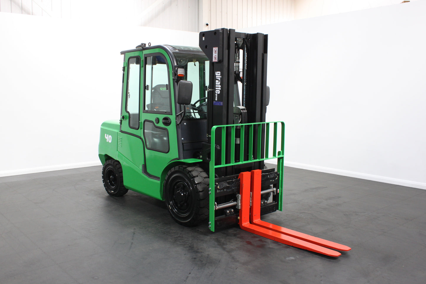 giraffe FD40 Premium| Full Cab Diesel Counterbalance | 4-Wheel Forklift