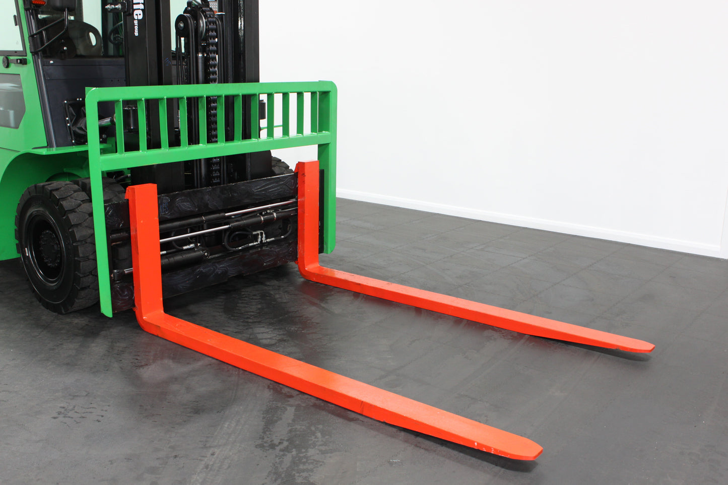 giraffe FD70 Premium Plus Advanced Pedestrian Safety | Full Cab Diesel Counterbalance | 4-Wheel Forklift