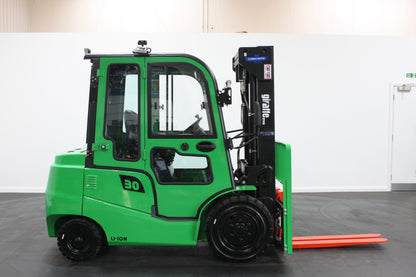 giraffe GBL30 Premium Plus Advanced Pedestrian Safety Full Cab 3.0T | Full Cab Diesel Counterbalance | 4-Wheel Forklift