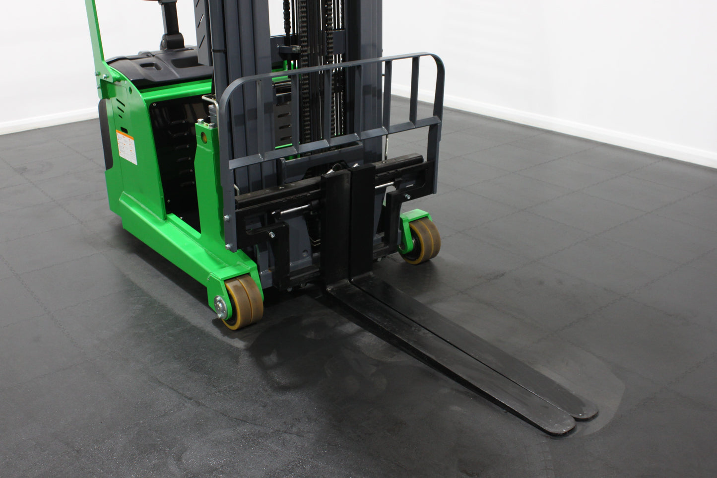 Mima mbb20 electric counterbalance stacker