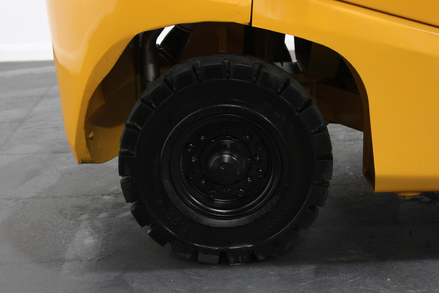 giraffe FD25 Premium| Half Cab Diesel Counterbalance | 4-Wheel Forklift