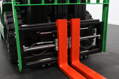 giraffe GBL25- Full Cab Lithium Electric Counterbalance Giraffe Green 115v/174Ah Lithium Powered Unit