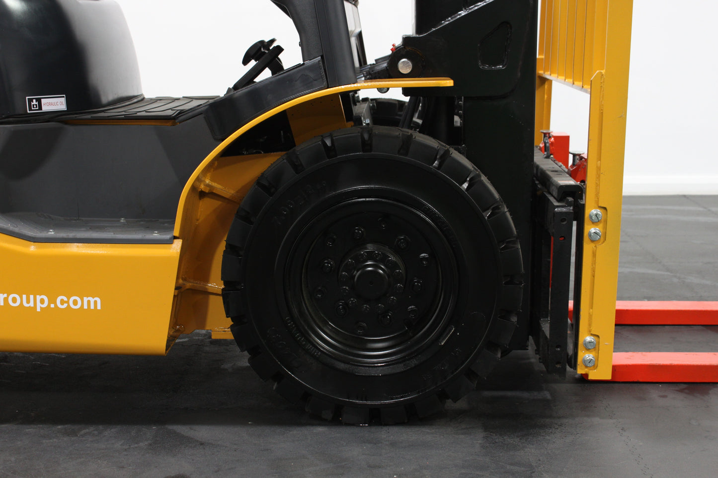 giraffe FD25 Premium| Half Cab Diesel Counterbalance | 4-Wheel Forklift