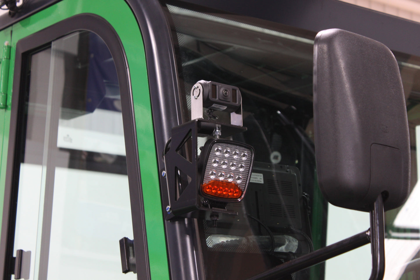 giraffe FD70 Premium Plus Advanced Pedestrian Safety | Full Cab Diesel Counterbalance | 4-Wheel Forklift
