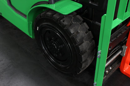giraffe GBL30 Premium Plus Advanced Pedestrian Safety Full Cab 3.0T | Full Cab Diesel Counterbalance | 4-Wheel Forklift