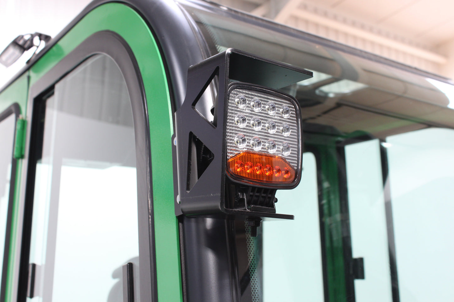 giraffe FD40 Premium| Full Cab Diesel Counterbalance | 4-Wheel Forklift