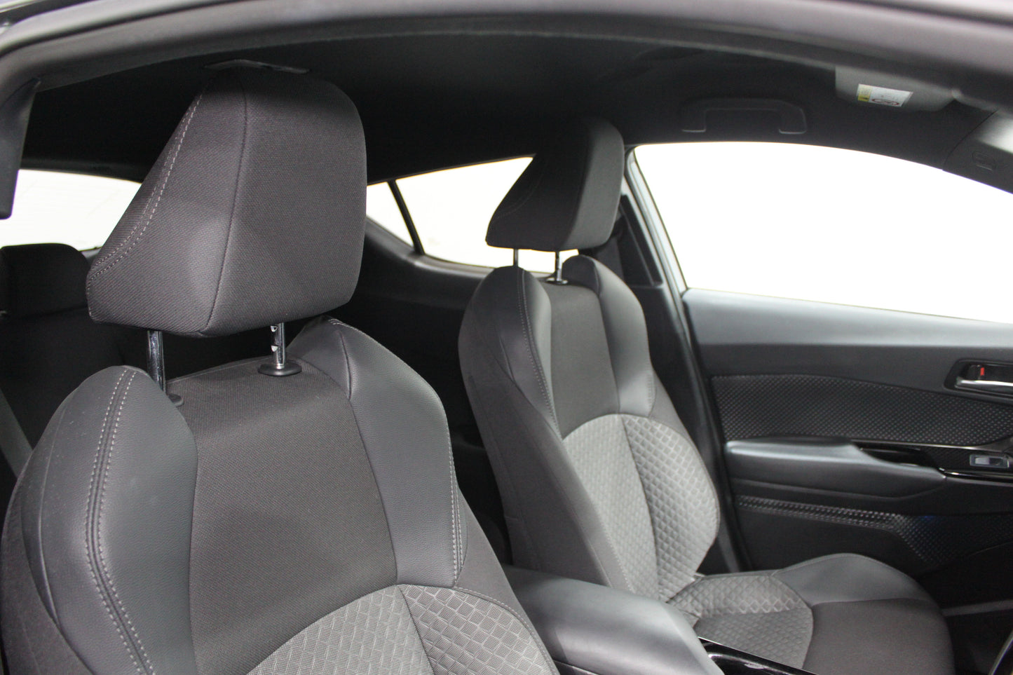 Toyota C-HR 1.8 Hybrid Design 5dr CVT