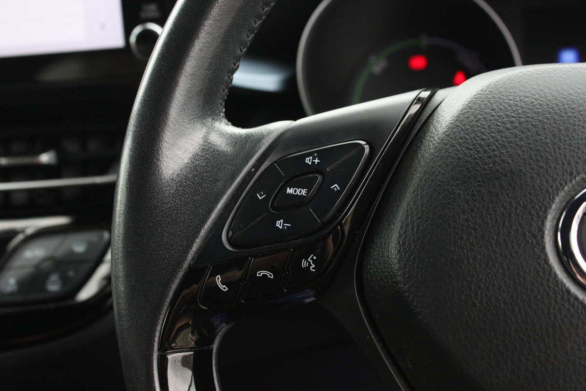 Toyota C-HR 1.8 Hybrid Design 5dr CVT