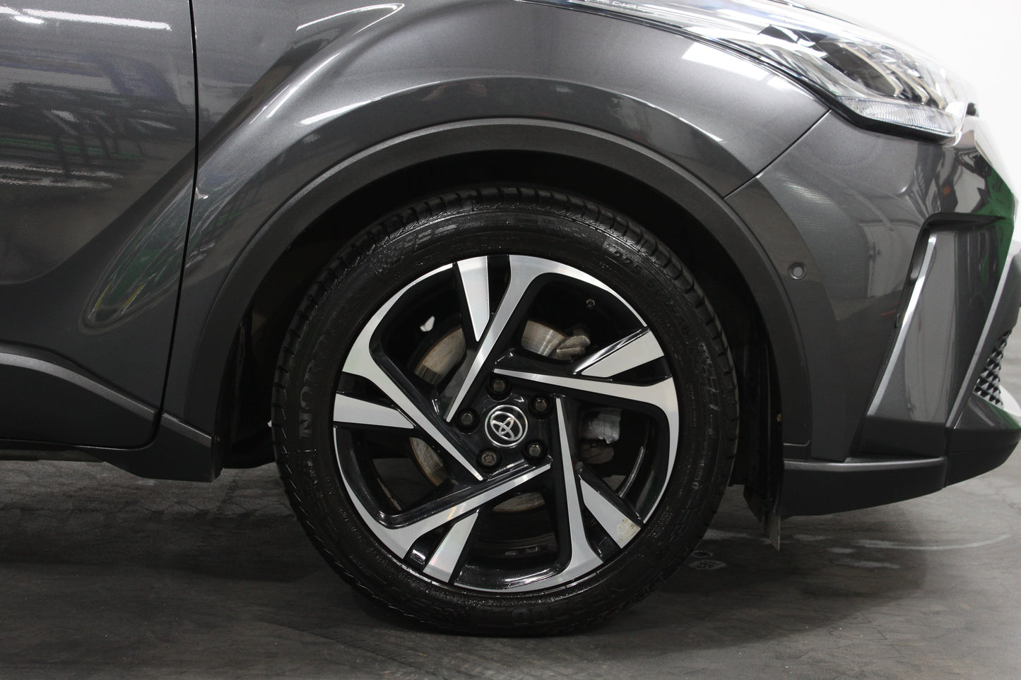 Toyota C-HR 1.8 Hybrid Design 5dr CVT