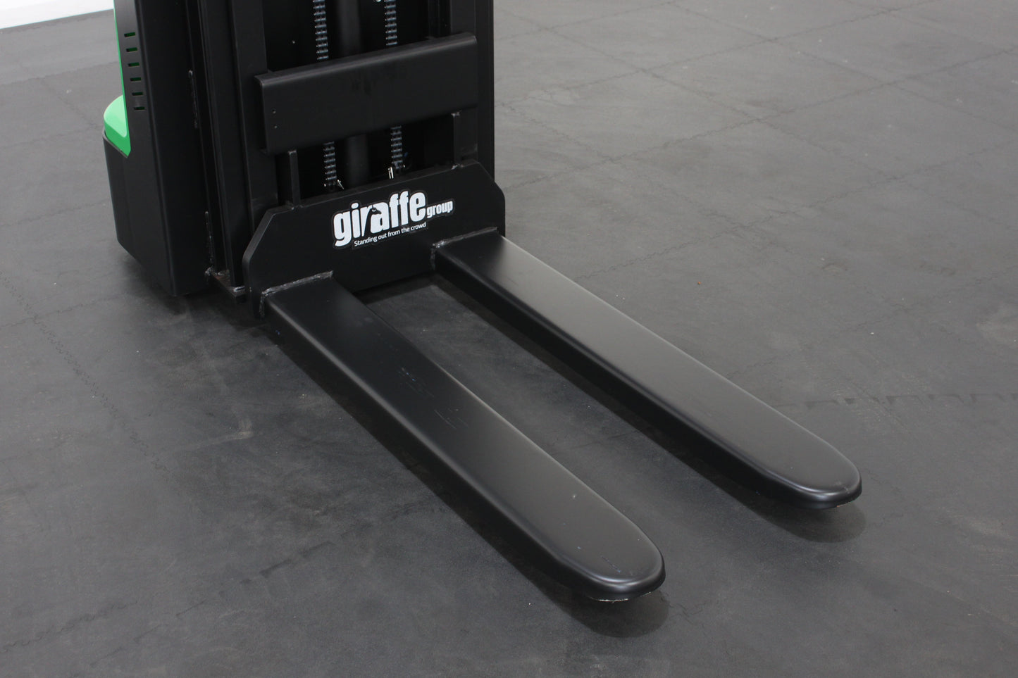 giraffe GES15M-25 Electric Pallet Stacker – 1,500kg Capacity | Lithium-Ion Electric