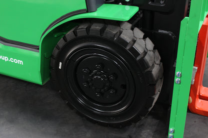 giraffe FD30 Premium Plus Adv Safety  | Full Cab Diesel Counterbalance  | 4-Wheel Forklift