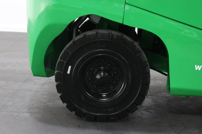 giraffe FD30 Premium Plus Adv Safety  | Full Cab Diesel Counterbalance  | 4-Wheel Forklift