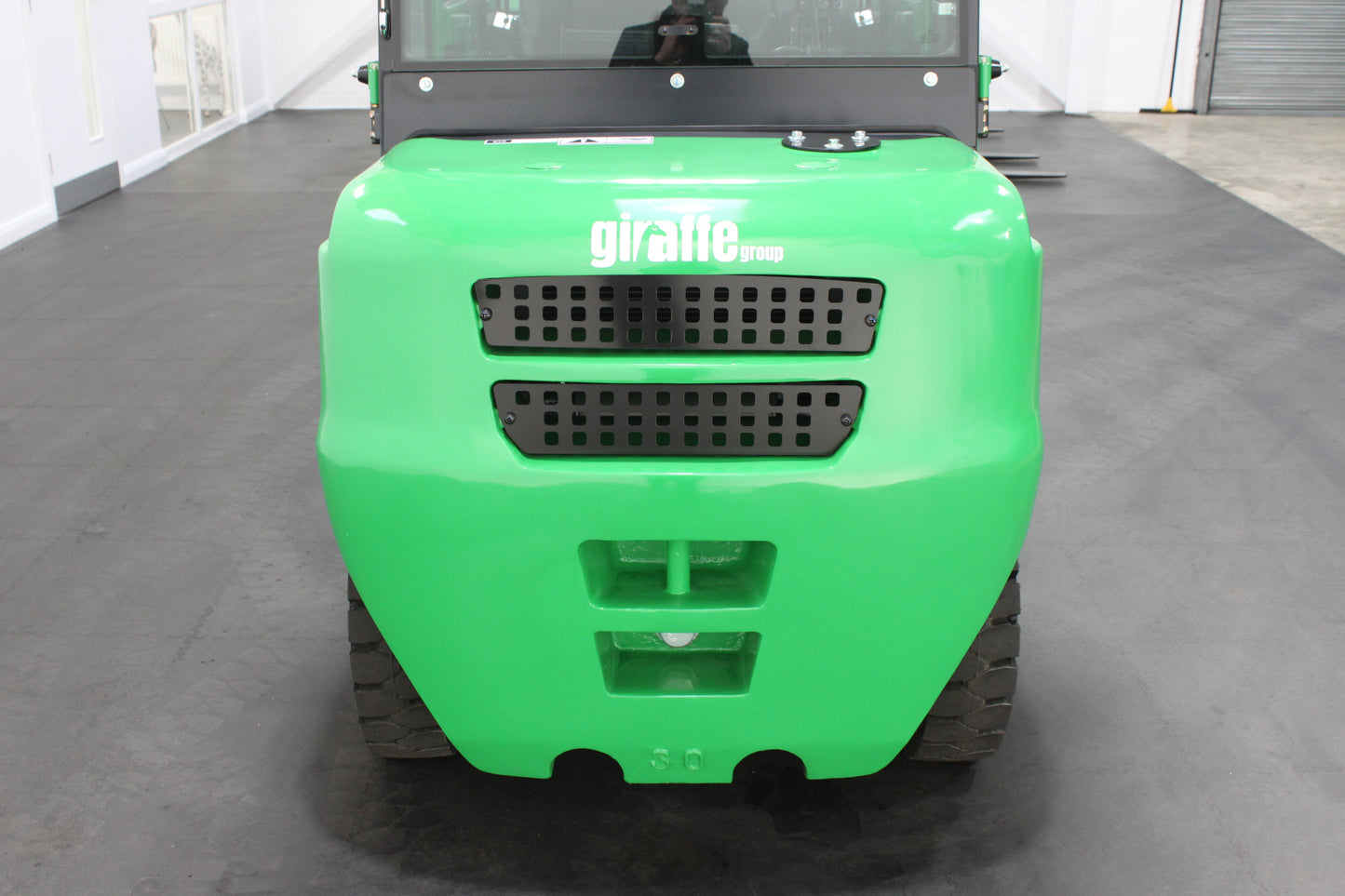 giraffe FD30 Premium Plus Adv Safety  | Full Cab Diesel Counterbalance  | 4-Wheel Forklift