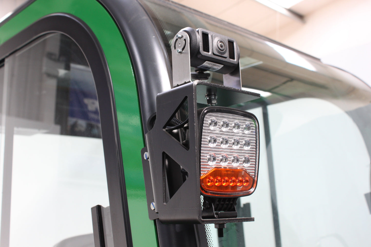 giraffe FD30 Premium Plus Adv Safety  | Full Cab Diesel Counterbalance  | 4-Wheel Forklift
