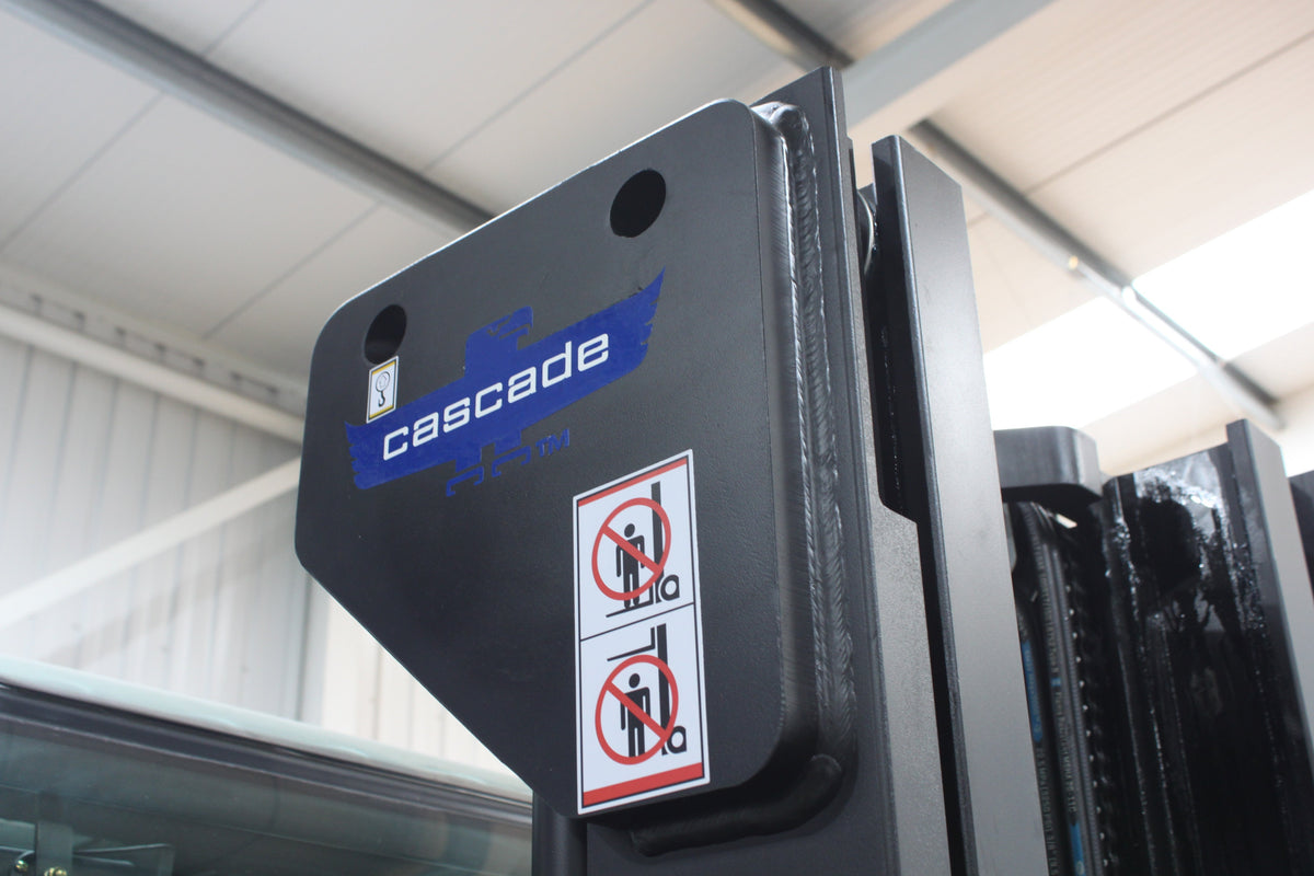 giraffe FD25 Premium Plus Advanced Pedestrian Safety | Full Cab Diesel Counterbalance | 4-Wheel Forklift