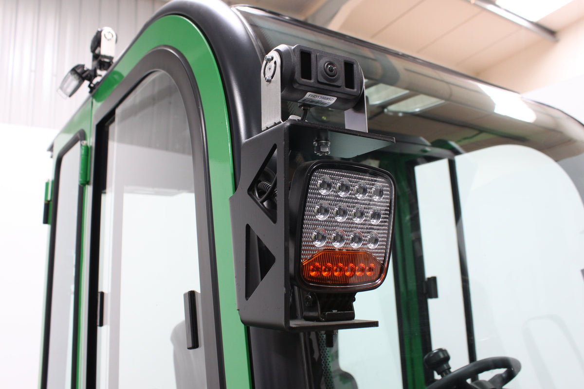giraffe FD25 Premium Plus Advanced Pedestrian Safety | Full Cab Diesel Counterbalance | 4-Wheel Forklift