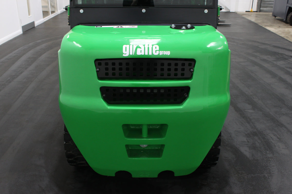 giraffe FD25 Premium Plus Advanced Pedestrian Safety | Full Cab Diesel Counterbalance | 4-Wheel Forklift