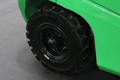 giraffe FD25 Premium Plus Advanced Pedestrian Safety | Full Cab Diesel Counterbalance | 4-Wheel Forklift