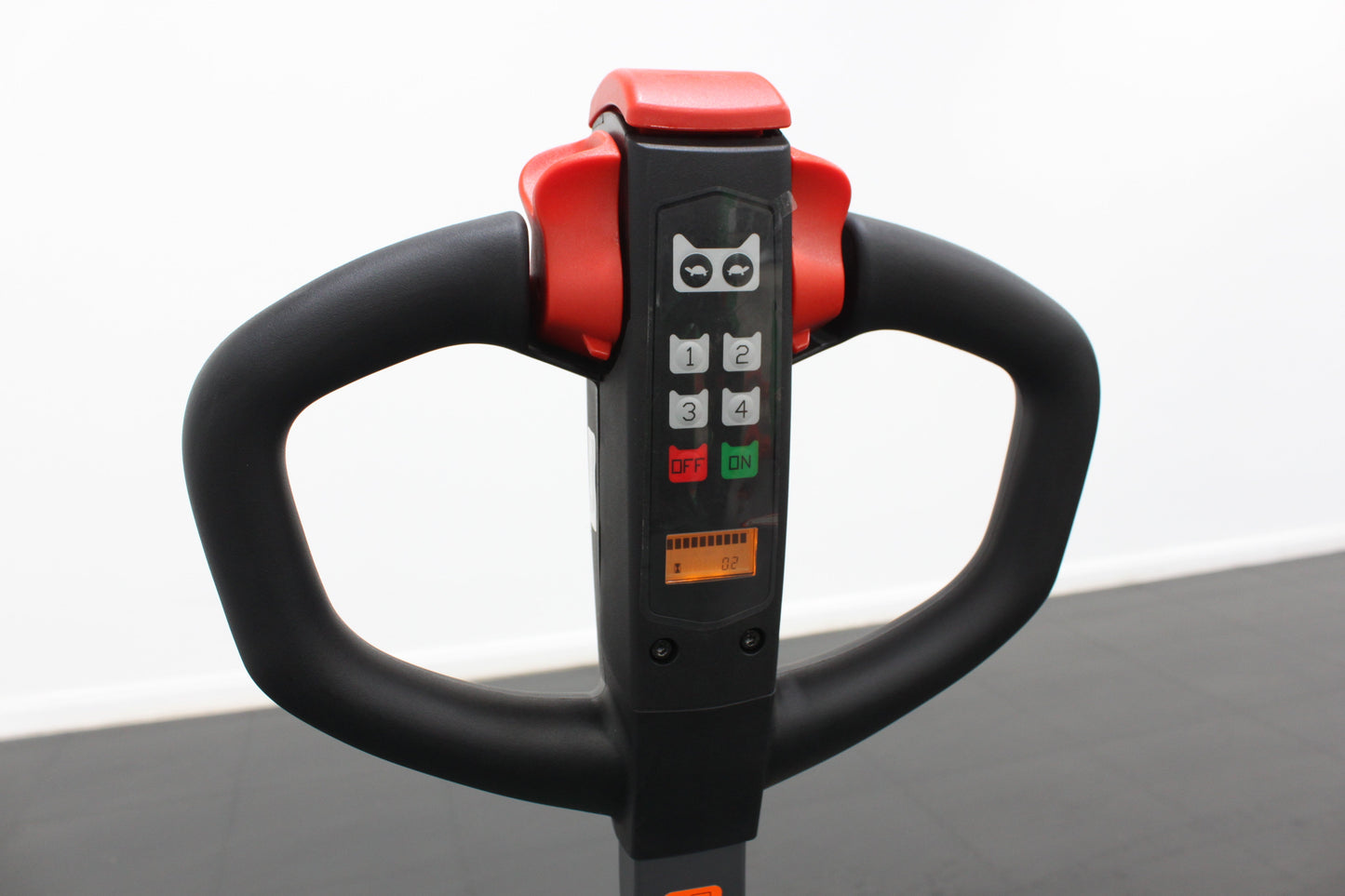 giraffe - 1.5T Lithium Powered Pallet Truck (EURO Spec 550x1150mm)