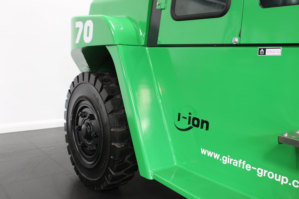 giraffe GBL70 | Full Cab Lithium Electric Counterbalance  | 4-Wheel Forklift