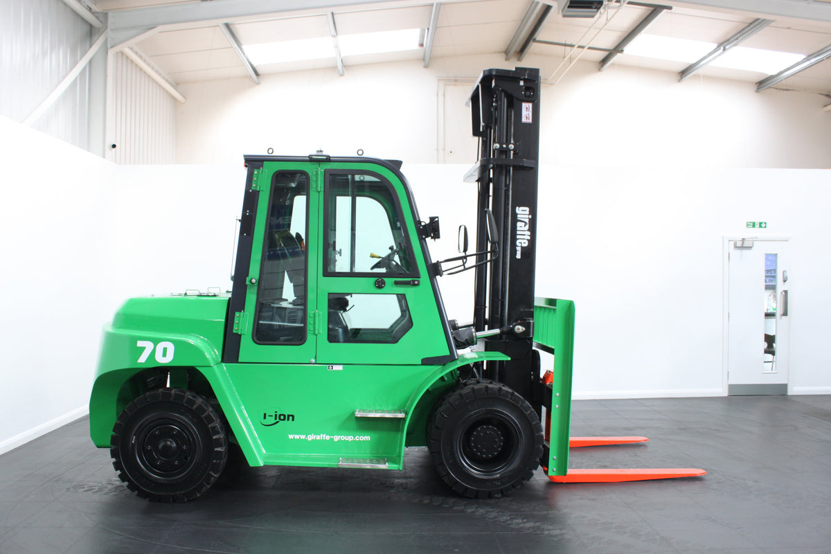giraffe GBL70 | Full Cab Lithium Electric Counterbalance  | 4-Wheel Forklift