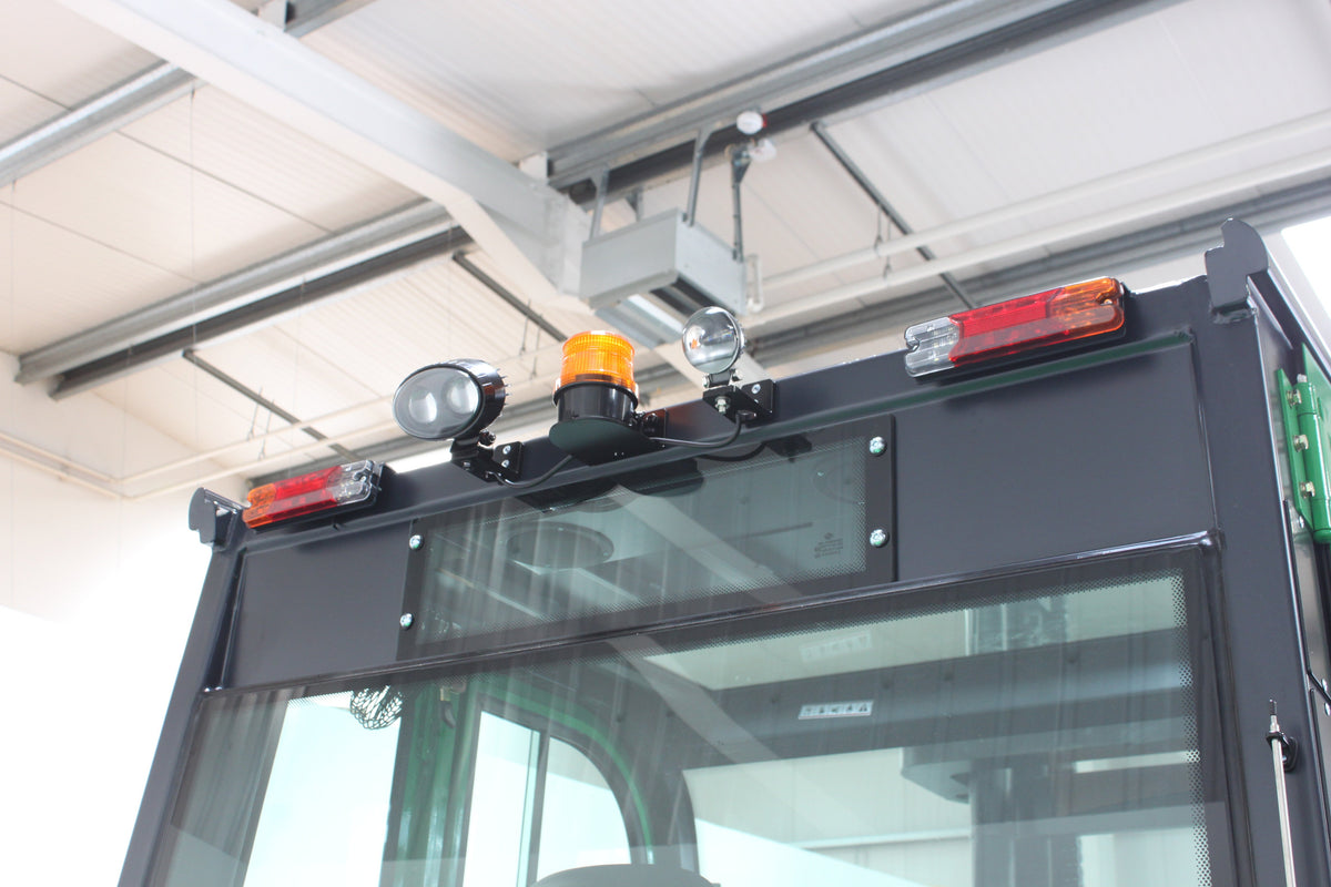 giraffe GBL70 | Full Cab Lithium Electric Counterbalance  | 4-Wheel Forklift