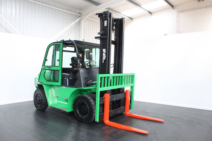 giraffe GBL70 | Full Cab Lithium Electric Counterbalance  | 4-Wheel Forklift