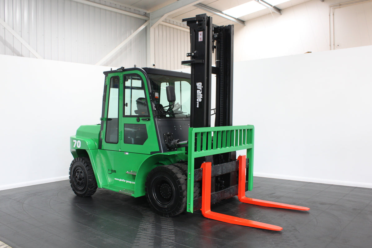 giraffe GBL70 | Full Cab Lithium Electric Counterbalance  | 4-Wheel Forklift