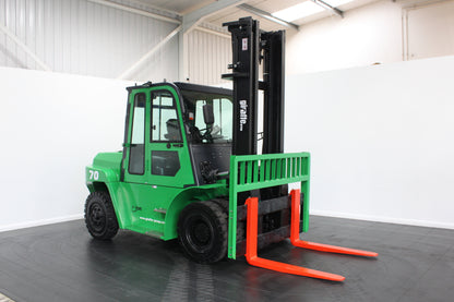 giraffe GBL70 | Full Cab Lithium Electric Counterbalance  | 4-Wheel Forklift