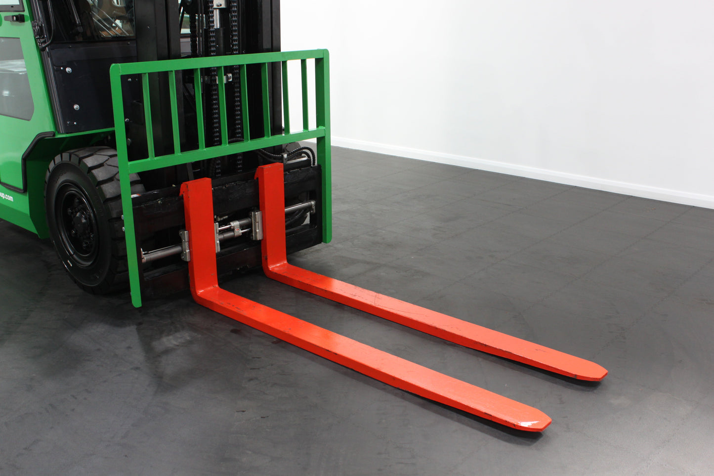giraffe FD50 Premium| Full Cab Diesel Counterbalance | 4-Wheel Forklift