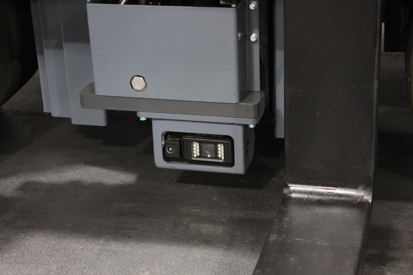 Mima mqk30 - Multidirectional counterbalance forklift